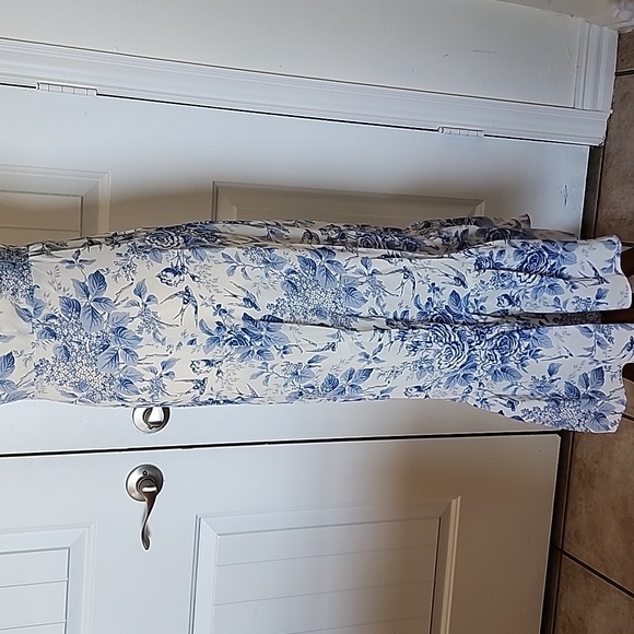 🔔 2/$35 Chic wish Swallow and Rose Printed Tie Strap Midi Dress - Picture 5 of 11